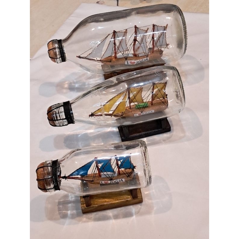 Miniatur Kapal Dalam Botol / Botol Hiasan Rumah / Miniatur Kapal Penisi / Miniatur Kapal Mini