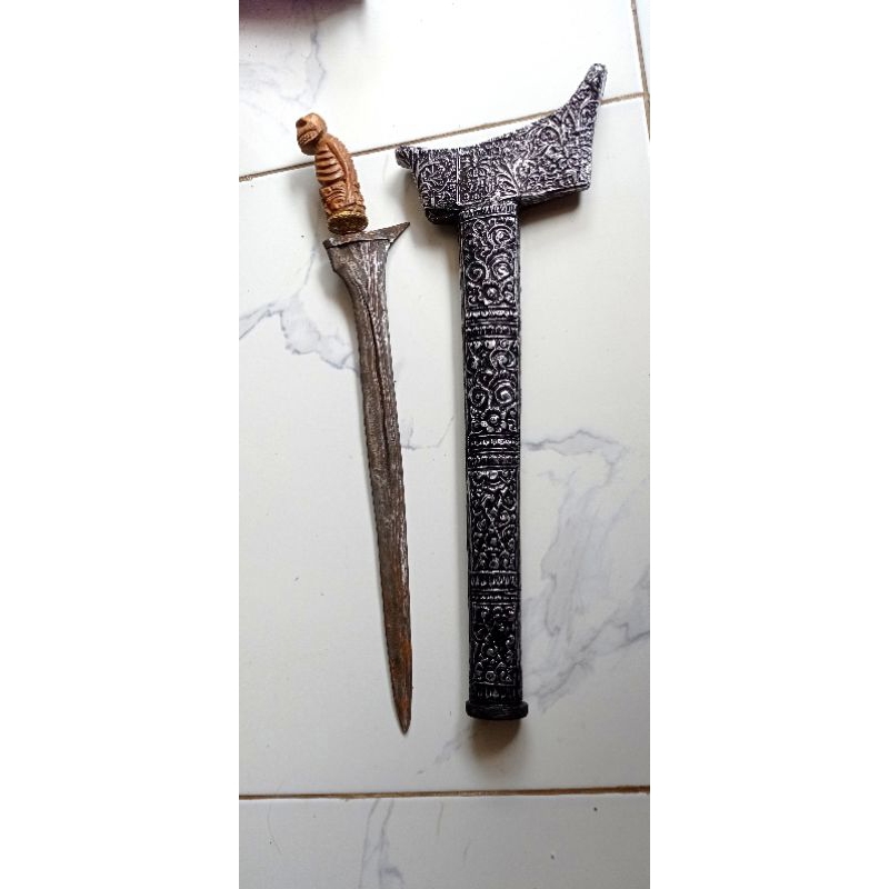 keris Melayu pamor adeg top