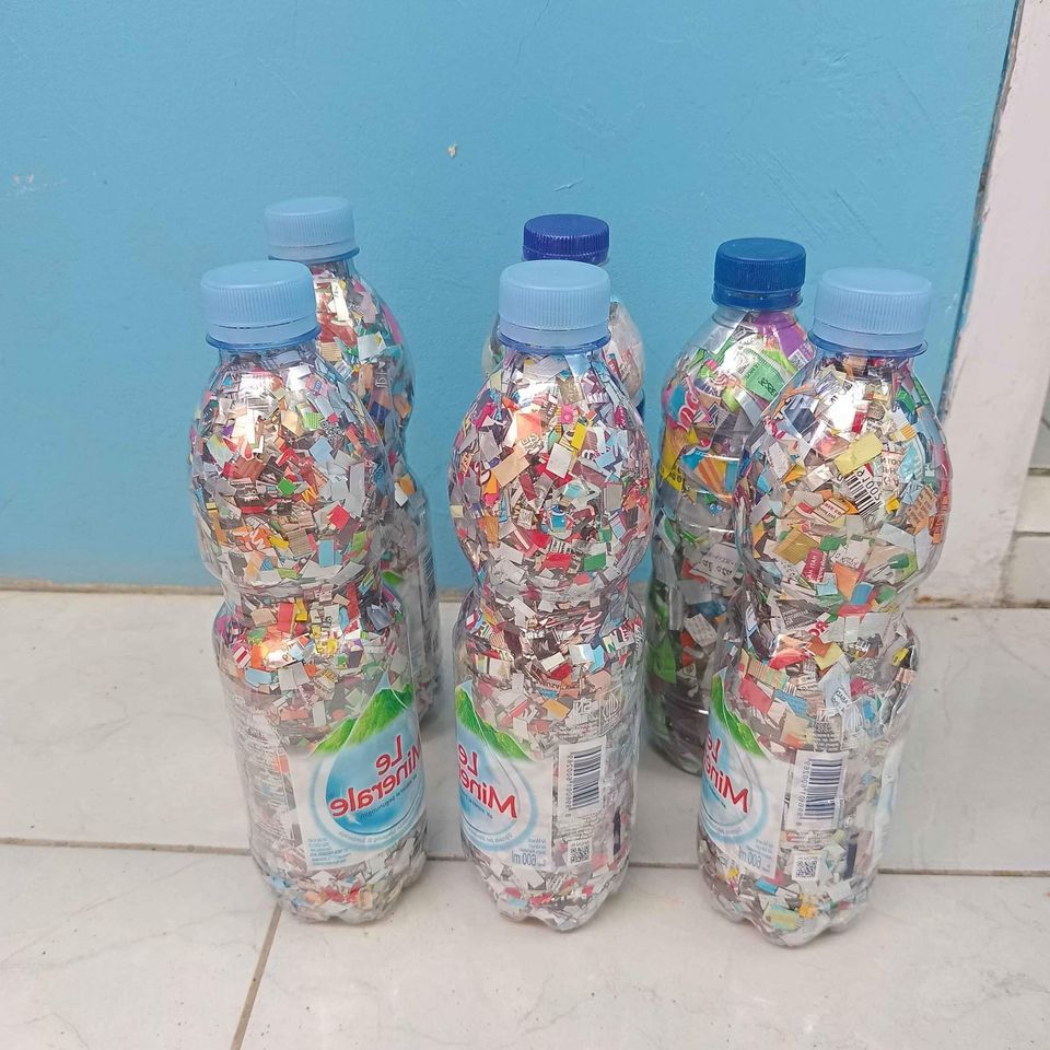 

ECOBRICK BOTOL 600 ML