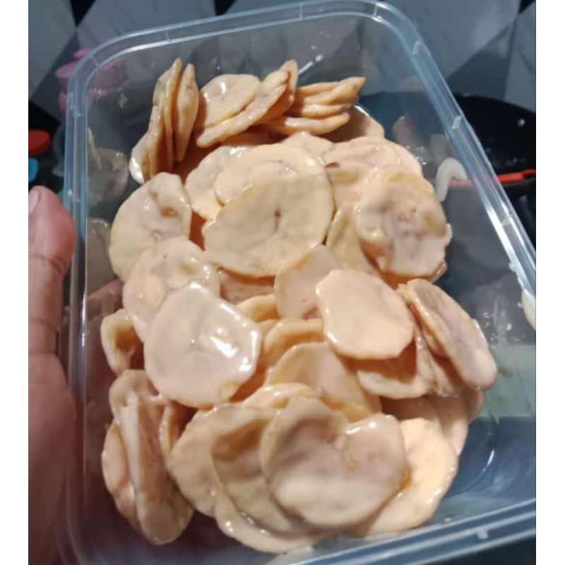 

Keripiik pisang lumer rasa tiramisu berat 160gram kemasan box 500ml