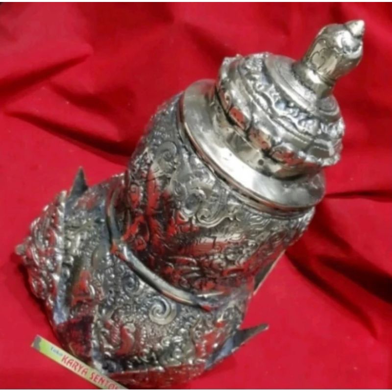 koleksi antik mahkota kerajaan / mahkota full kuningan
