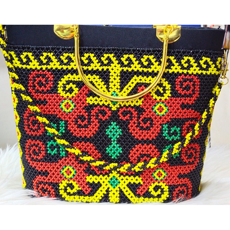 Tas Manik Motif Dayak