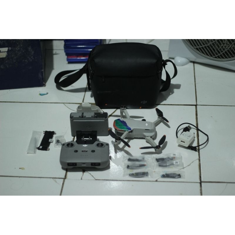 Drone dji mini 2 fullset no minus(minus dipemakaian saja)