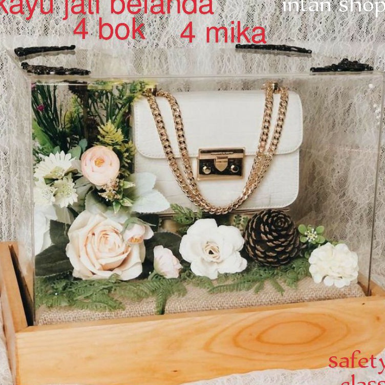 

BOK PERNIKAHAN KAYU JATI BELANDA ISI 4 FUL MIKA KOTAK SESERAHAN HANTARAN WEDING NAMPAlN