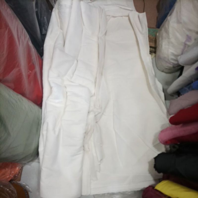 kain blacu cream cap naga per roll