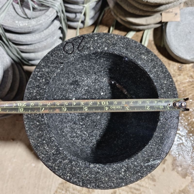 lumpang batu asli 20cm free alu/tumbuk