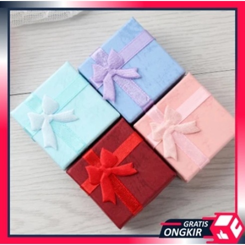 

Gift Box Cincin Gelang Tempat Hadiah Valentine Ulang Tahun / Kotak Pita Warna-Warni / Kotak Cincin