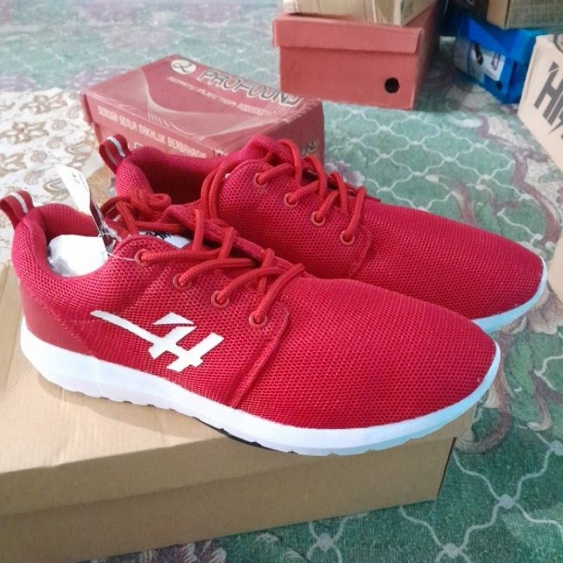 sepatu HRCN