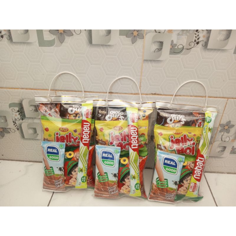 

Bingkisan Snack Ulang tahun anak Hampers Snack ulang tahun