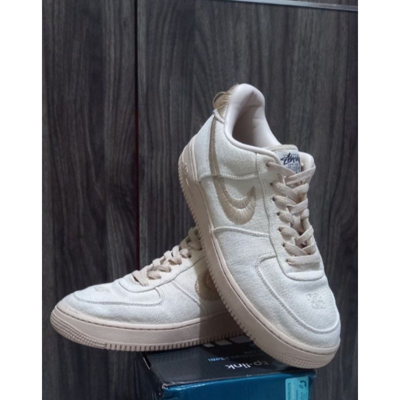 SEPATU STUSSY X NIKE FORCE 1