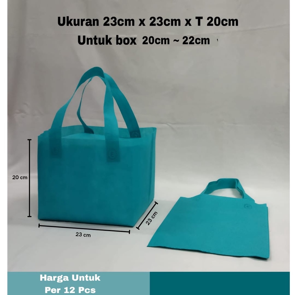 

Tas Spunbond Kotak Ukuran Luar 23cm x 23cm x T2cm Untuk Box 22x22 cm