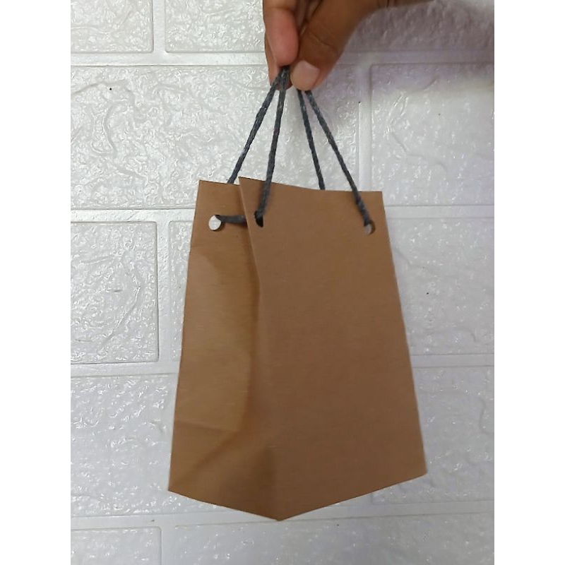 

Paper Bag Polos Cokelat Ukuran 10 x 13 x 6 cm