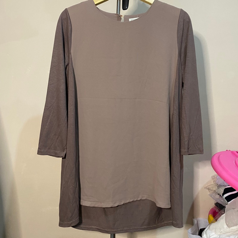

Preloved Baju Lengan Panjang Wanita