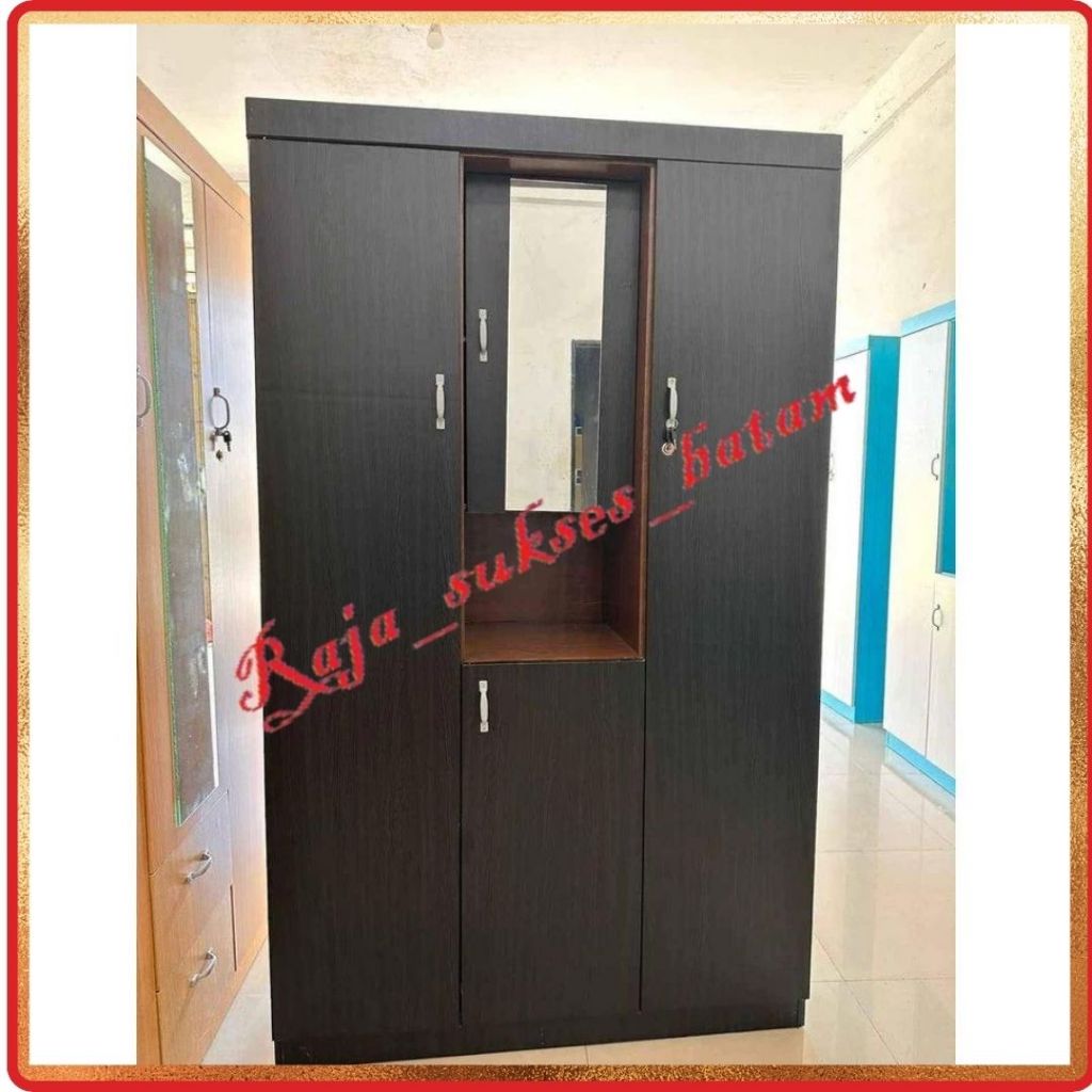 Lemari Pakaian 3 Pintu Lemari Baju Kaca Plus Gantungan BATAM