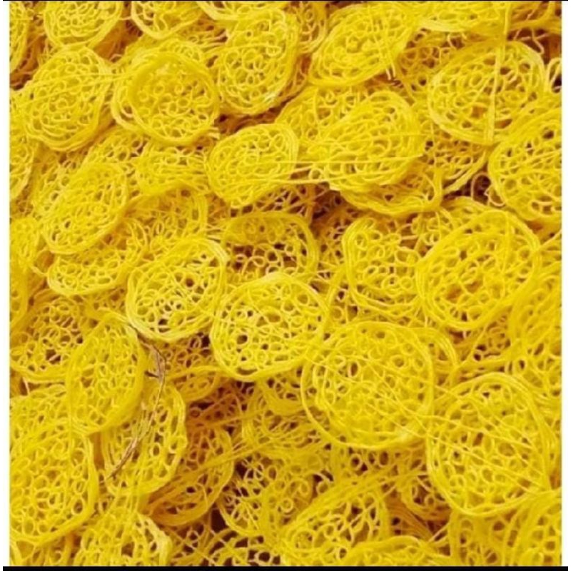 

Kerupuk, krupuk mie kuning mentah