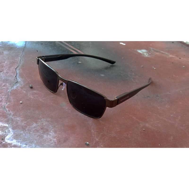 kacamata cassual pria wanita besi,kacamata hitam besi,kacamata pantai