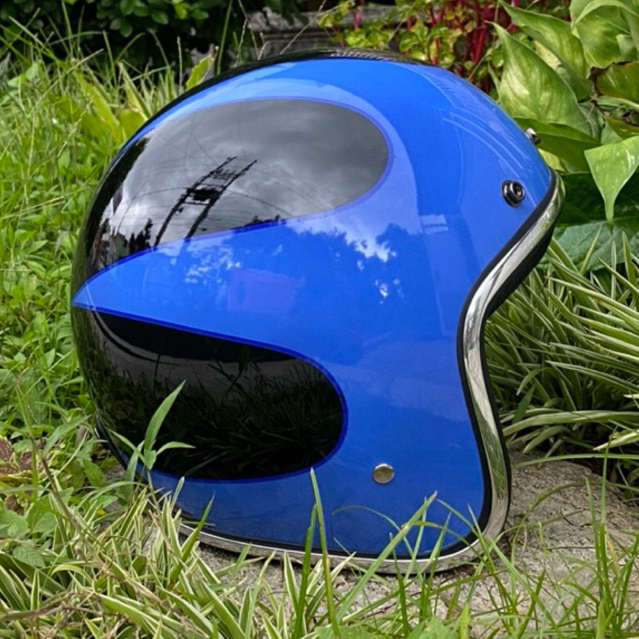 Helm Bogo Custom Hitam api biru