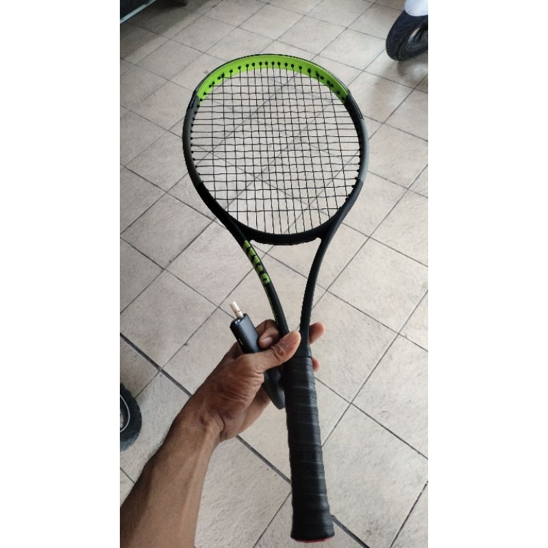 raket tenis wilson blade v7