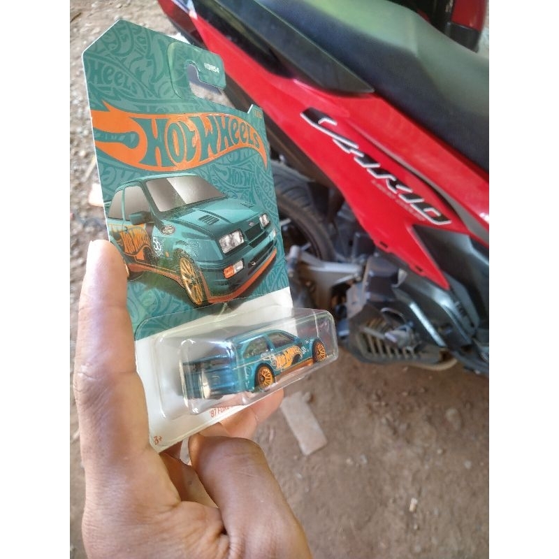 hotwheels '87 FORD SIERRA COSWORTH