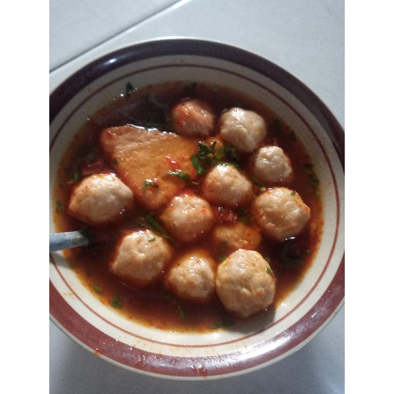 

Bakso aci paket Komplit isi 9 bakso pentol 1 tahu *gratis sambel bumbu kuah bawang dan saos*