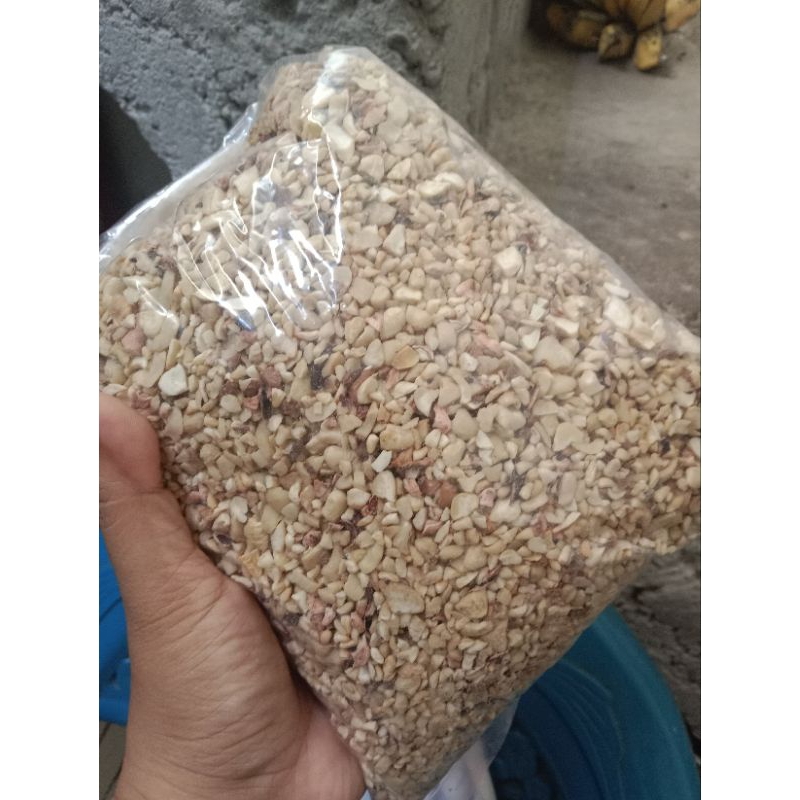 

remukan kacang mete/mente/mede 1kg