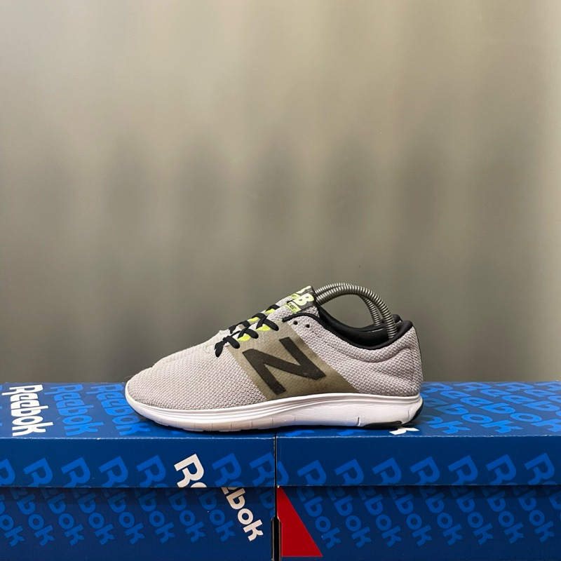 40 - Sepatu Lari Running Jogging Gym New Balance NB Bekas Second New Balance NB Koze Grey Bekas Seco