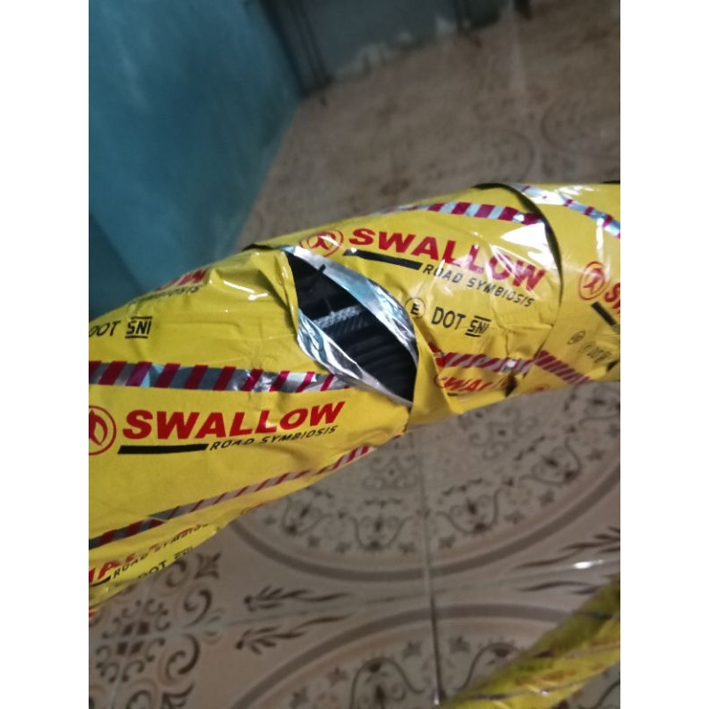 Ban luar 225 ring 17 merk swallow Bunga lurus