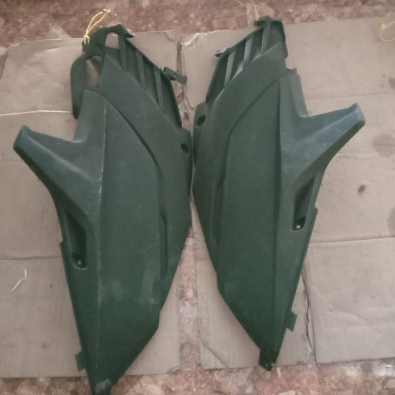 sambungan body belakang Vario 110 techno karbu bekas