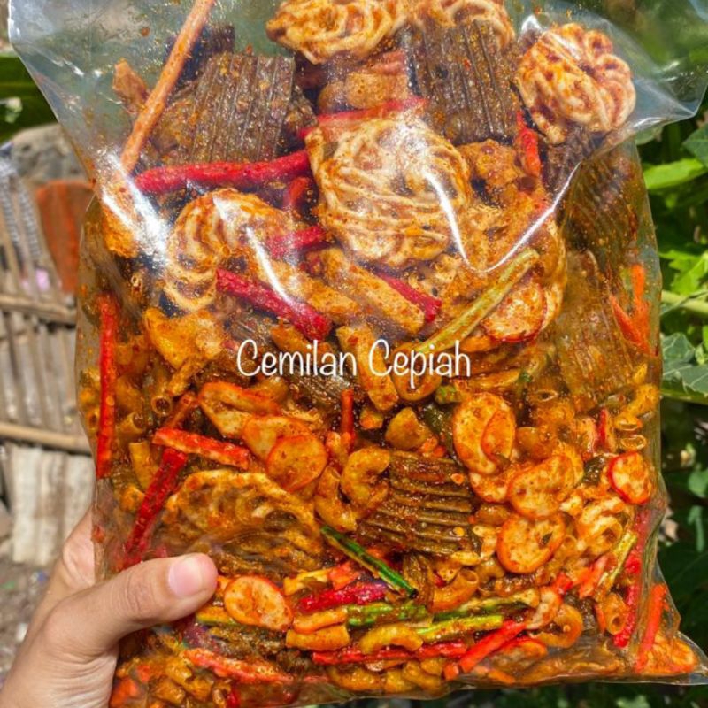 

Seblak campur Mix Basreng/kerupuk bawang/siomay/kerupuk jengkol/beton pedas daun jeruk 1kg