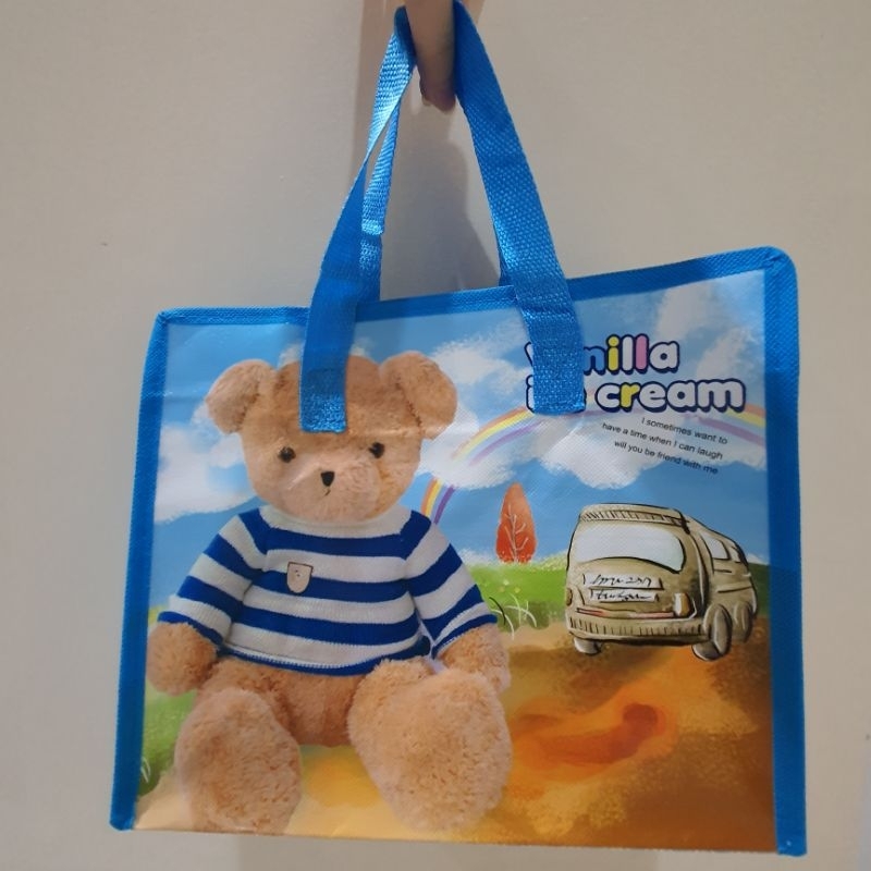 

Tas Bingkisan Kado Ultah Anak Teddy Bear Very Demure Very Cutesy Beruang Biru Cute Tas Birthday Lucu