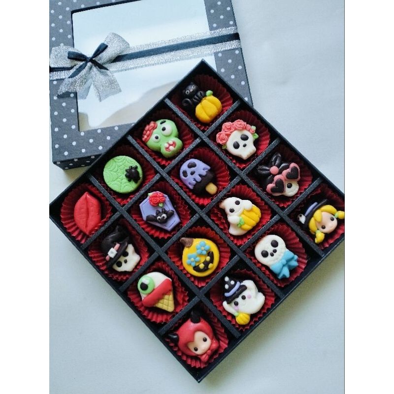 

Halloween trick or treat cokelat karakter scary