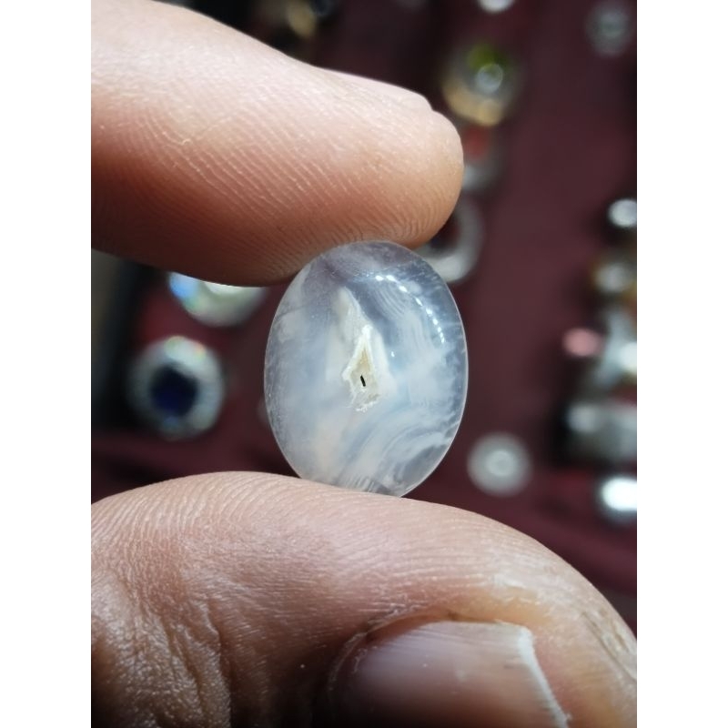 natural combong putih antik serambut motif kantong semar