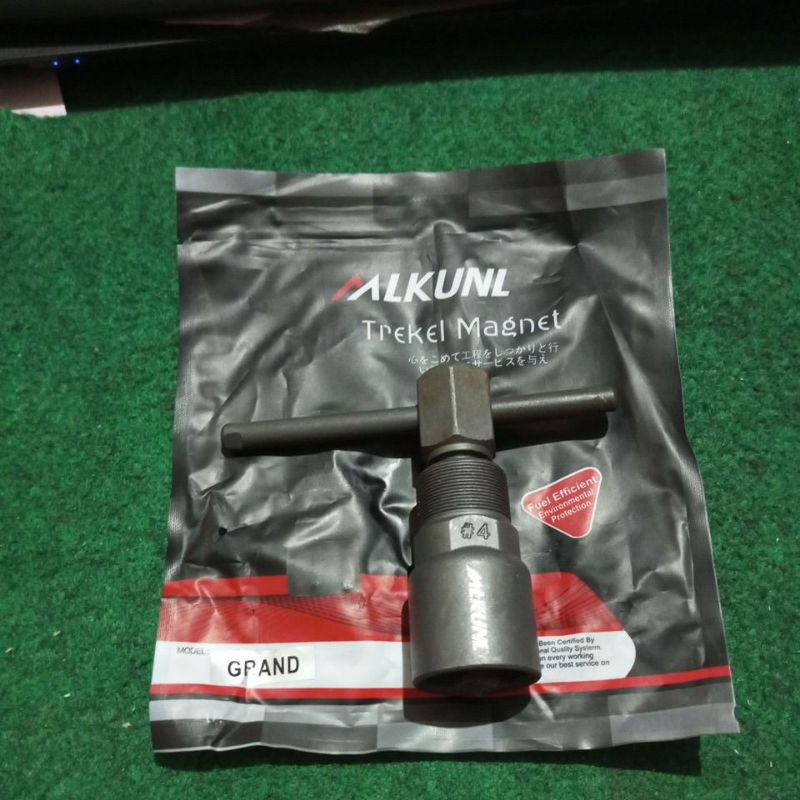 TREKER MAGNET GRAND/RXK MLKUNL