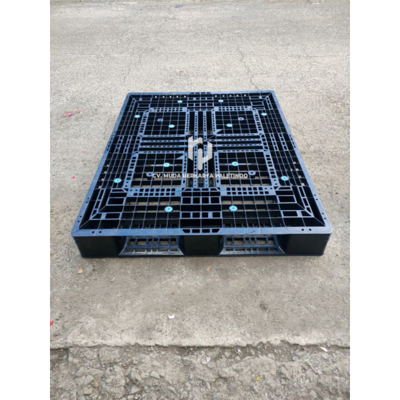 palet plastik ukuran 140x110x15 pallet plastik bekas