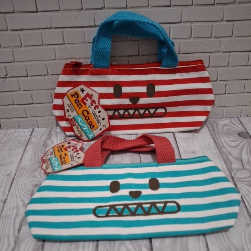 

Tempat Pensil Original Daiso Japan Pen Case Motif Monster Stripes Lucu