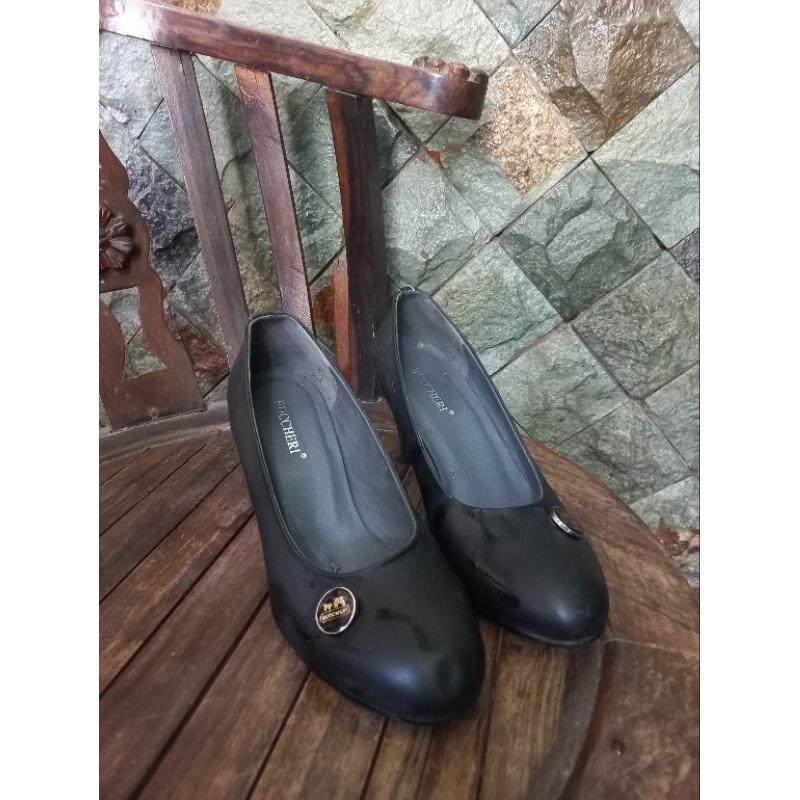 Sepatu Pantofel Wanita merk Buccheri Ori _Preloved size 38