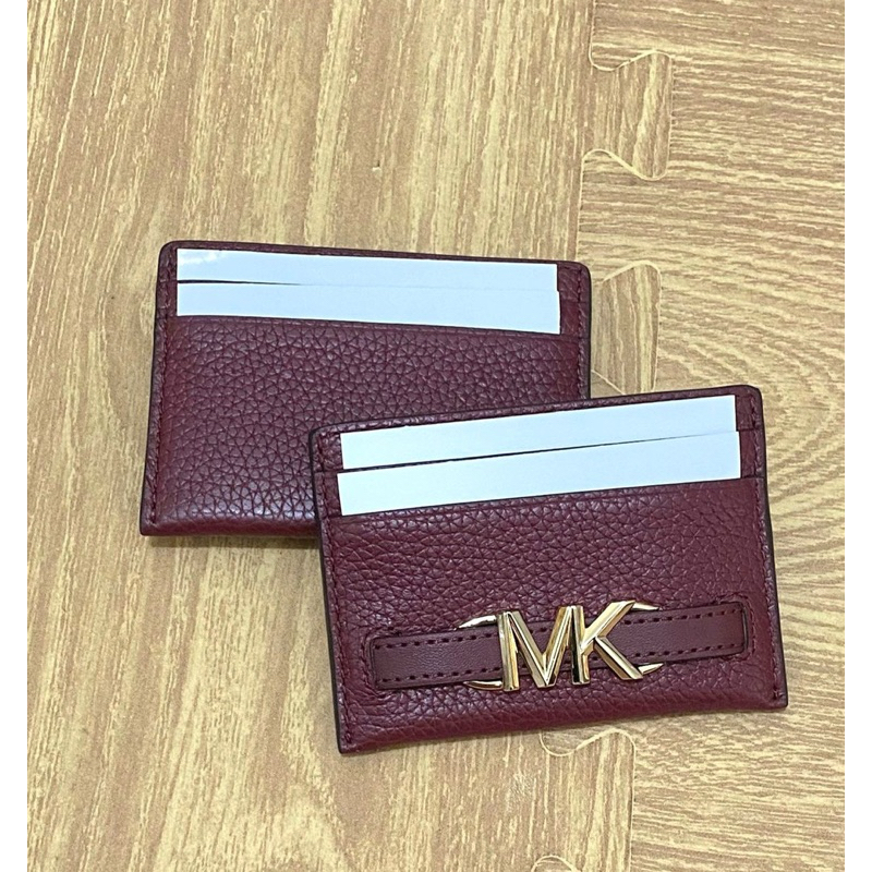 MK Reed Logo Card Case Pebbled In Dark Cherry