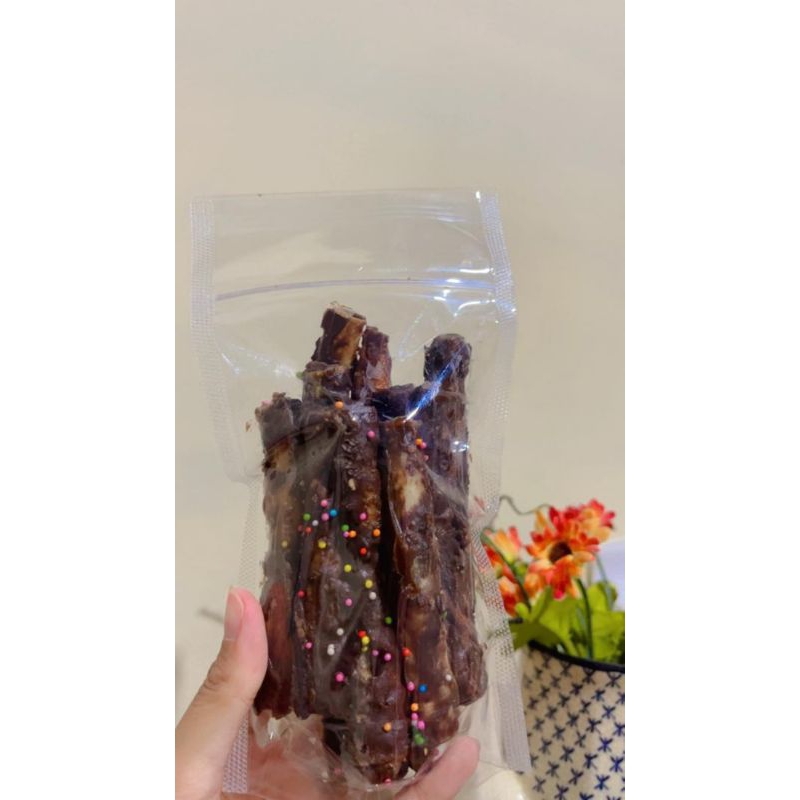 

PROMO Stick pangsit coklat springkle isi kacang berat 50gr