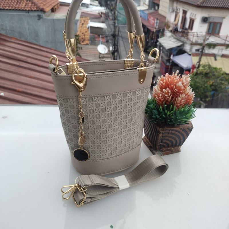 HOT DEALS Alfaza Tas Selempang Wanita Model Ember Sintetis