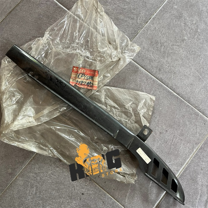 STENGKAS KATENGKAS KTENGKAS TUTUP RANTAI SUZUKI RC110 CRYSTAL TUNE ORIGINAL SGP - COVER RANTE SABIT