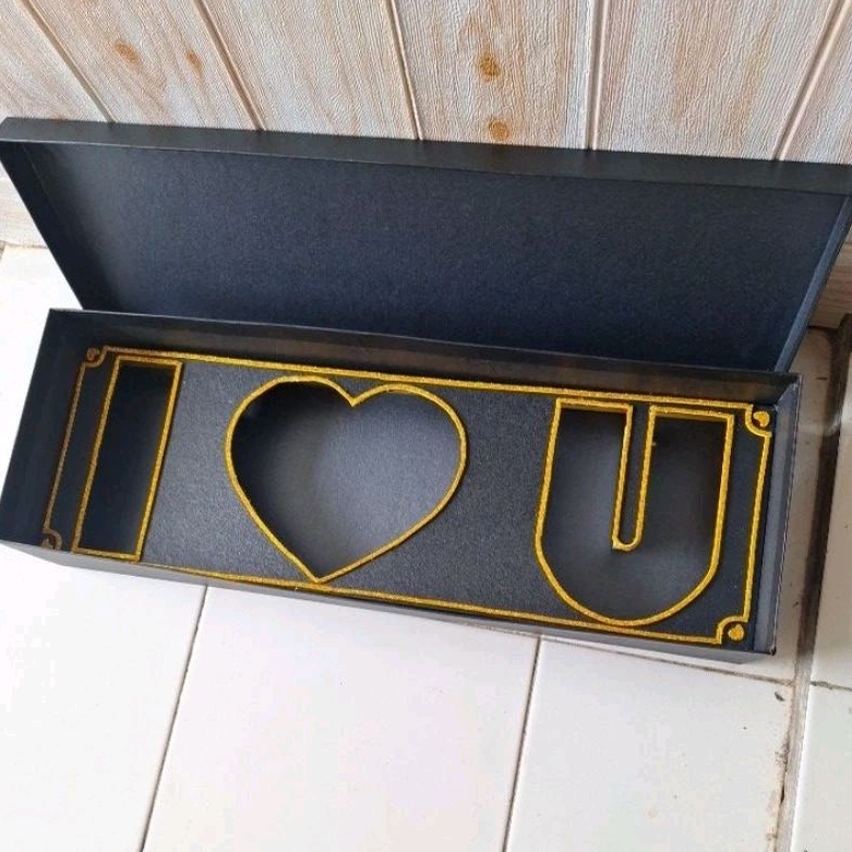 

Hardbox bunga i love you 60x20x10cm/hardbox bunga florist/box bunga/box semarang