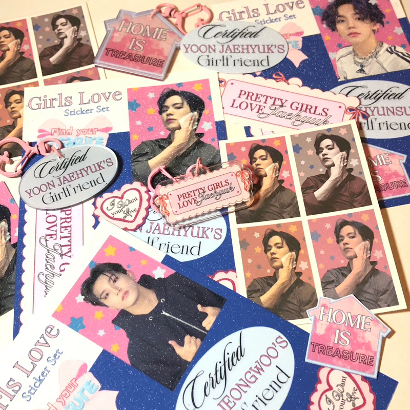 Girls Love Edition Keychain - KPOP