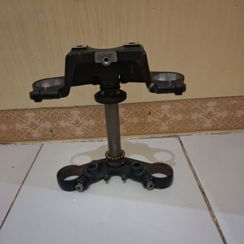 SEGITIGA SHOCK USD Xabre MT15 XSR  Atas Bawah