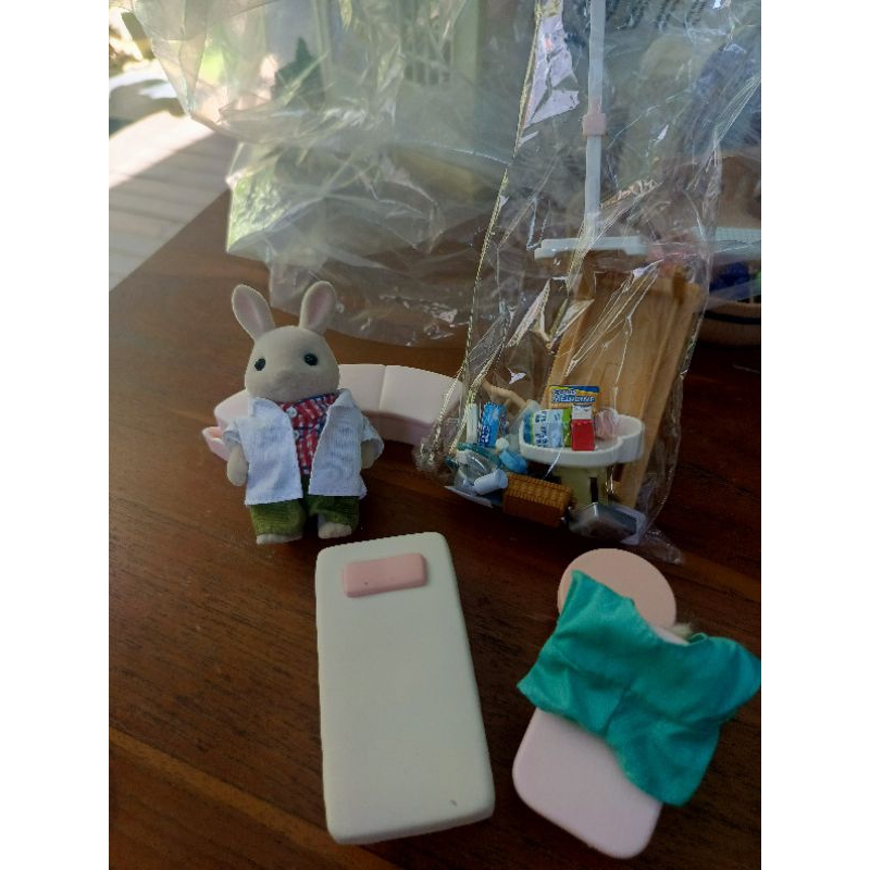 pesanan sylvanian families set clinic Rp 350.000