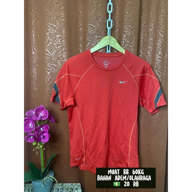 preloved kaos olahraga