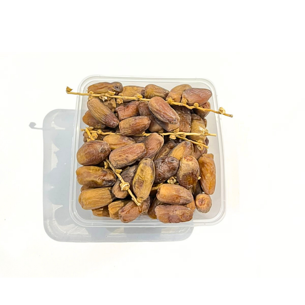 

Kurma Tunisia Tangkai 1kg Kemasan Curah / Kurma Tangkai / Tunisia Oleh Oleh Haji / Paln Tangkai