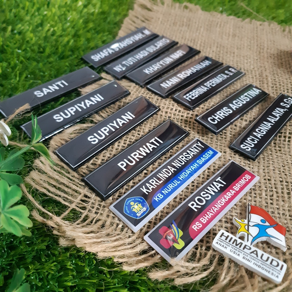 

Nama Dada / Nametag Akrilik