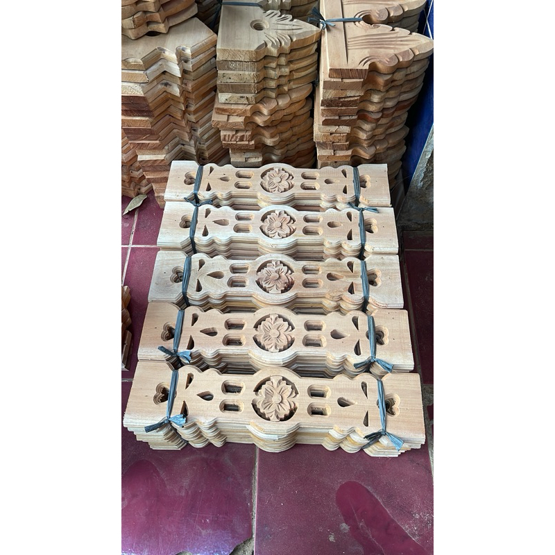 papan isian pagar motif cemara ukiran 42cmx10cm kayu mahoni