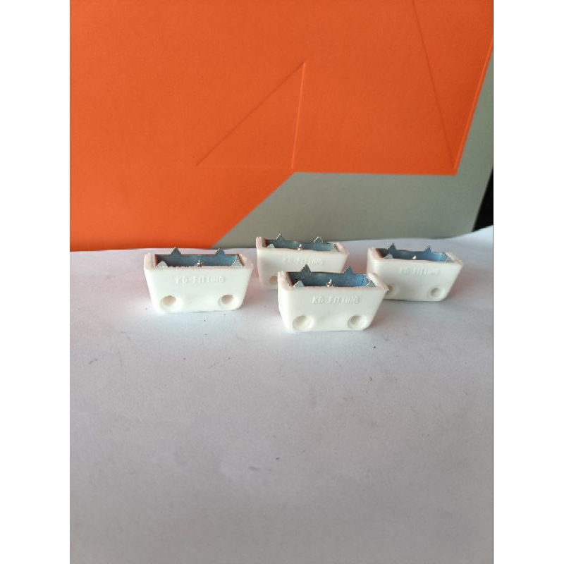 Trapes/Ambalan siku kayu/lemari