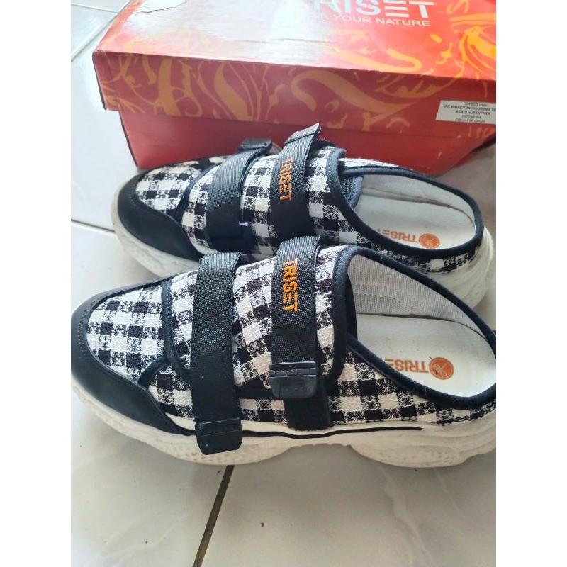 Sepatu Triset Preloved